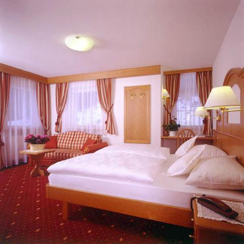 Hotel Scoiattolo Σέλβα ντι Βαλ Γκαρντένα Δωμάτιο φωτογραφία