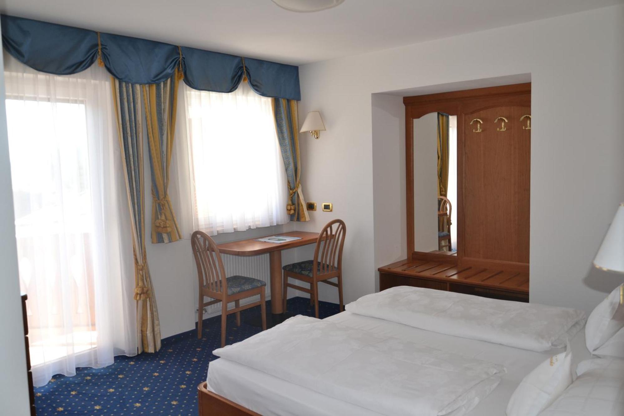 Hotel Scoiattolo Σέλβα ντι Βαλ Γκαρντένα Εξωτερικό φωτογραφία